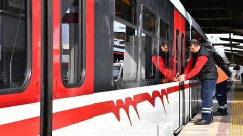 İ­z­m­i­r­ ­M­e­t­r­o­s­u­’­n­d­a­ ­e­n­ ­b­ü­y­ü­k­ ­ö­n­c­e­l­i­k­ ­y­o­l­c­u­ ­g­ü­v­e­n­l­i­ğ­i­